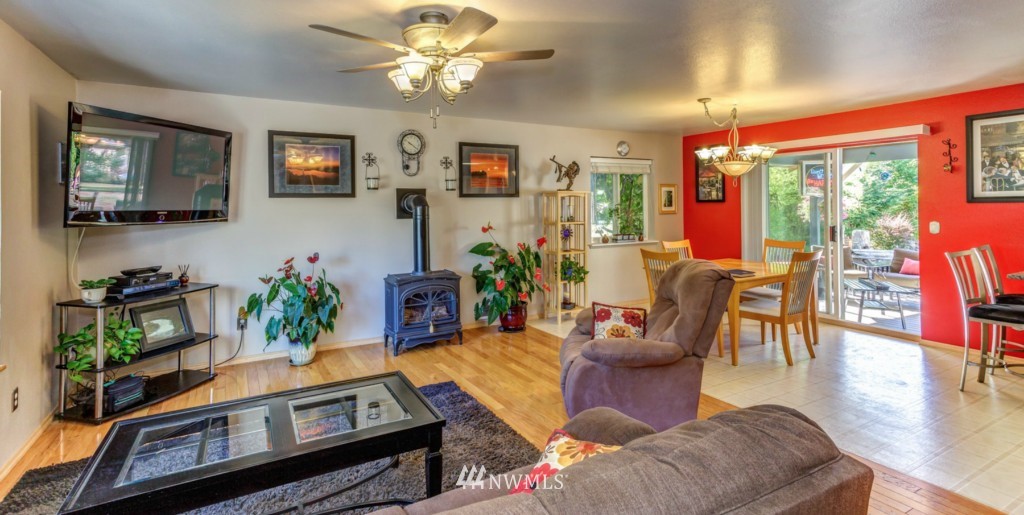 1447 Hillspring Road Bellingham, WA 98226 - Photo 5 of 24 Gallery Image 5