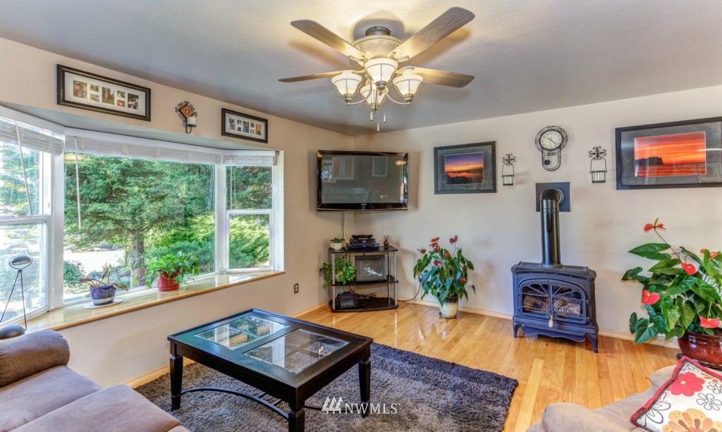 1447 Hillspring Road Bellingham, WA 98226 - Photo 6 of 24 Gallery Image 6