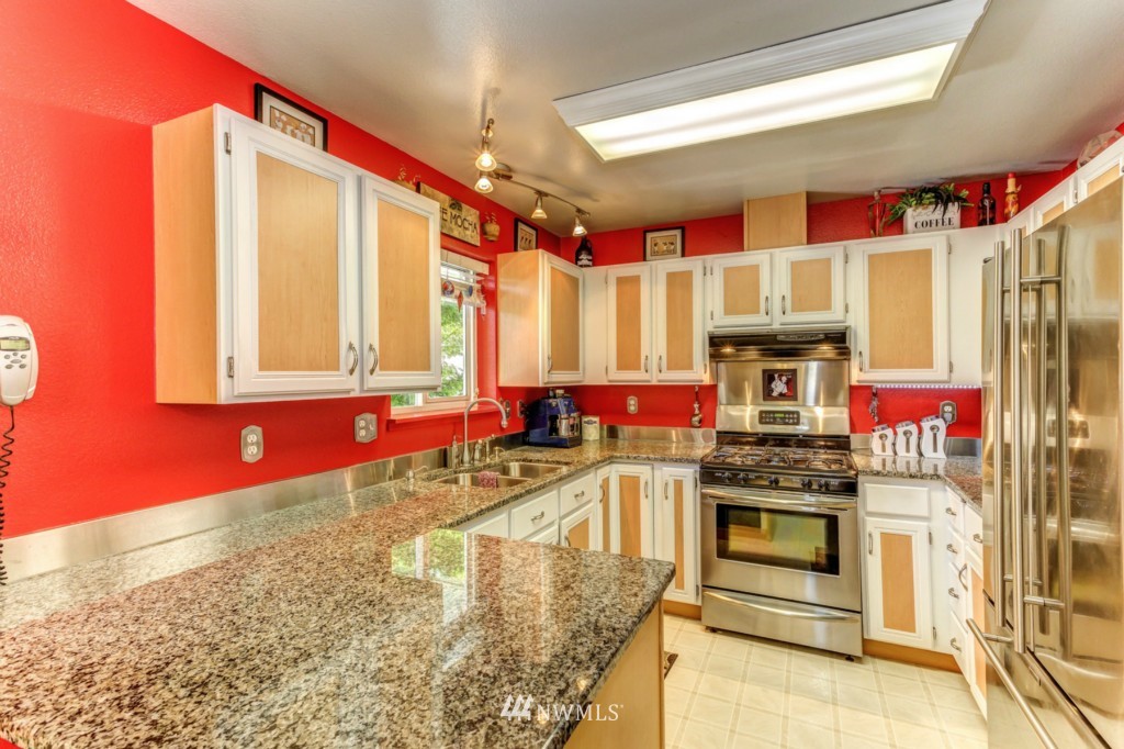 1447 Hillspring Road Bellingham, WA 98226 - Photo 8 of 24 Gallery Image 8