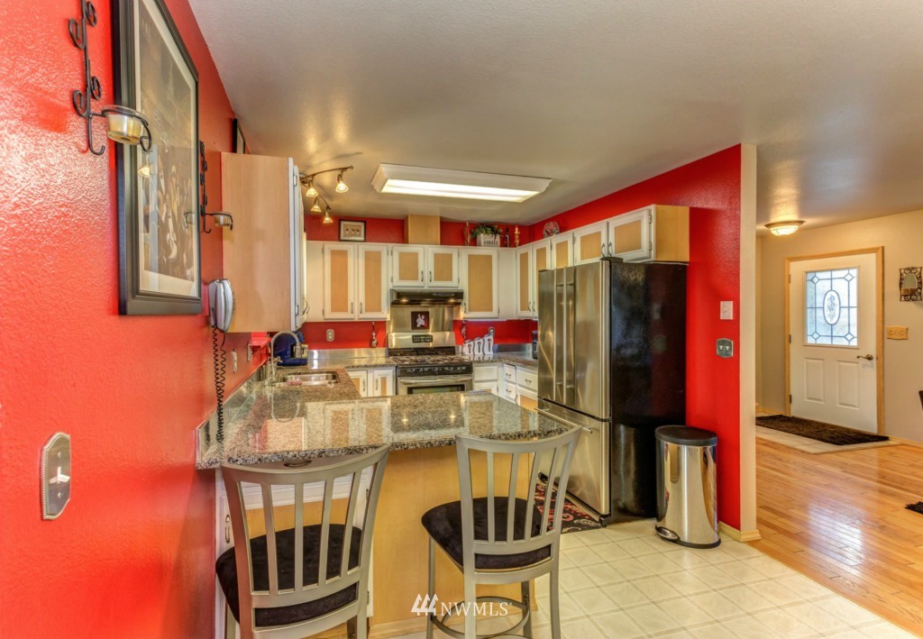 1447 Hillspring Road Bellingham, WA 98226 - Photo 9 of 24 Gallery Image 9