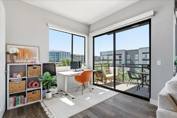 $1,895 | 3131 North Central Avenue, Unit 4001, Phoenix, AZ 85012