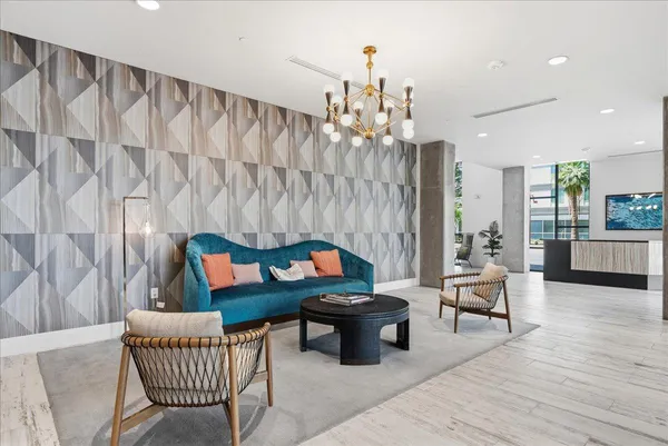 $1,895 | 3131 North Central Avenue, Unit 4001, Phoenix, AZ 85012