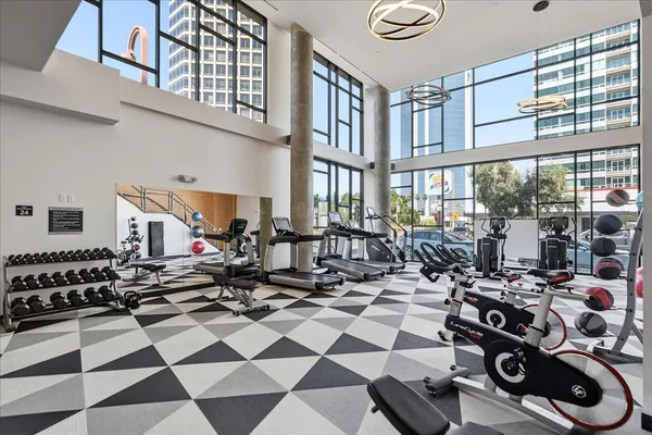 $1,895 | 3131 North Central Avenue, Unit 4001, Phoenix, AZ 85012