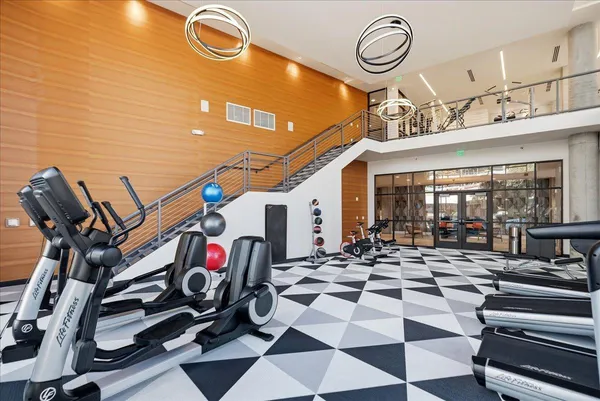 $1,895 | 3131 North Central Avenue, Unit 4001, Phoenix, AZ 85012