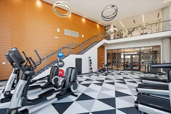 $1,895 | 3131 North Central Avenue, Unit 4001, Phoenix, AZ 85012