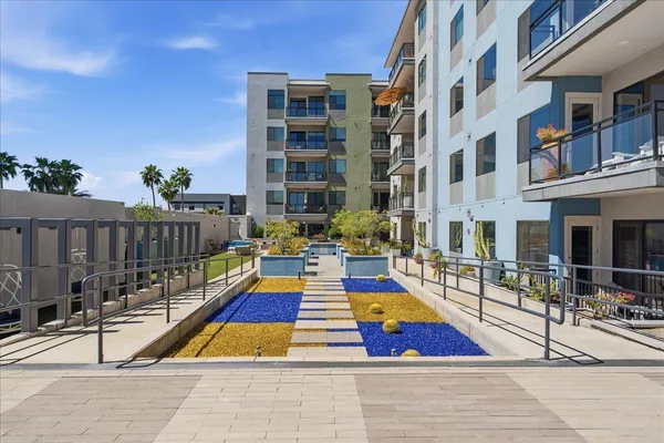 $1,895 | 3131 North Central Avenue, Unit 4001, Phoenix, AZ 85012