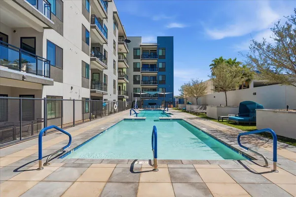 $1,895 | 3131 North Central Avenue, Unit 4001, Phoenix, AZ 85012