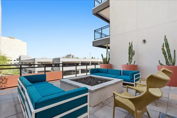 $1,895 | 3131 North Central Avenue, Unit 4001, Phoenix, AZ 85012