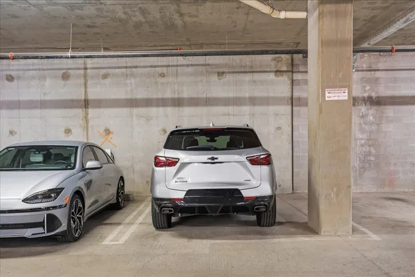 $1,895 | 3131 North Central Avenue, Unit 4001, Phoenix, AZ 85012