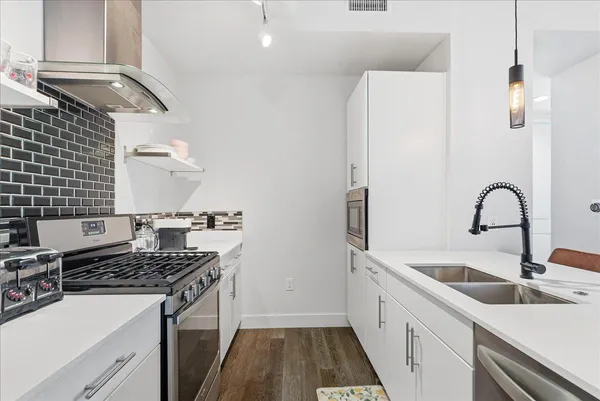 $1,895 | 3131 North Central Avenue, Unit 4001, Phoenix, AZ 85012