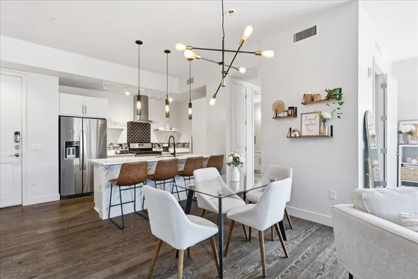 $1,895 | 3131 North Central Avenue, Unit 4001, Phoenix, AZ 85012