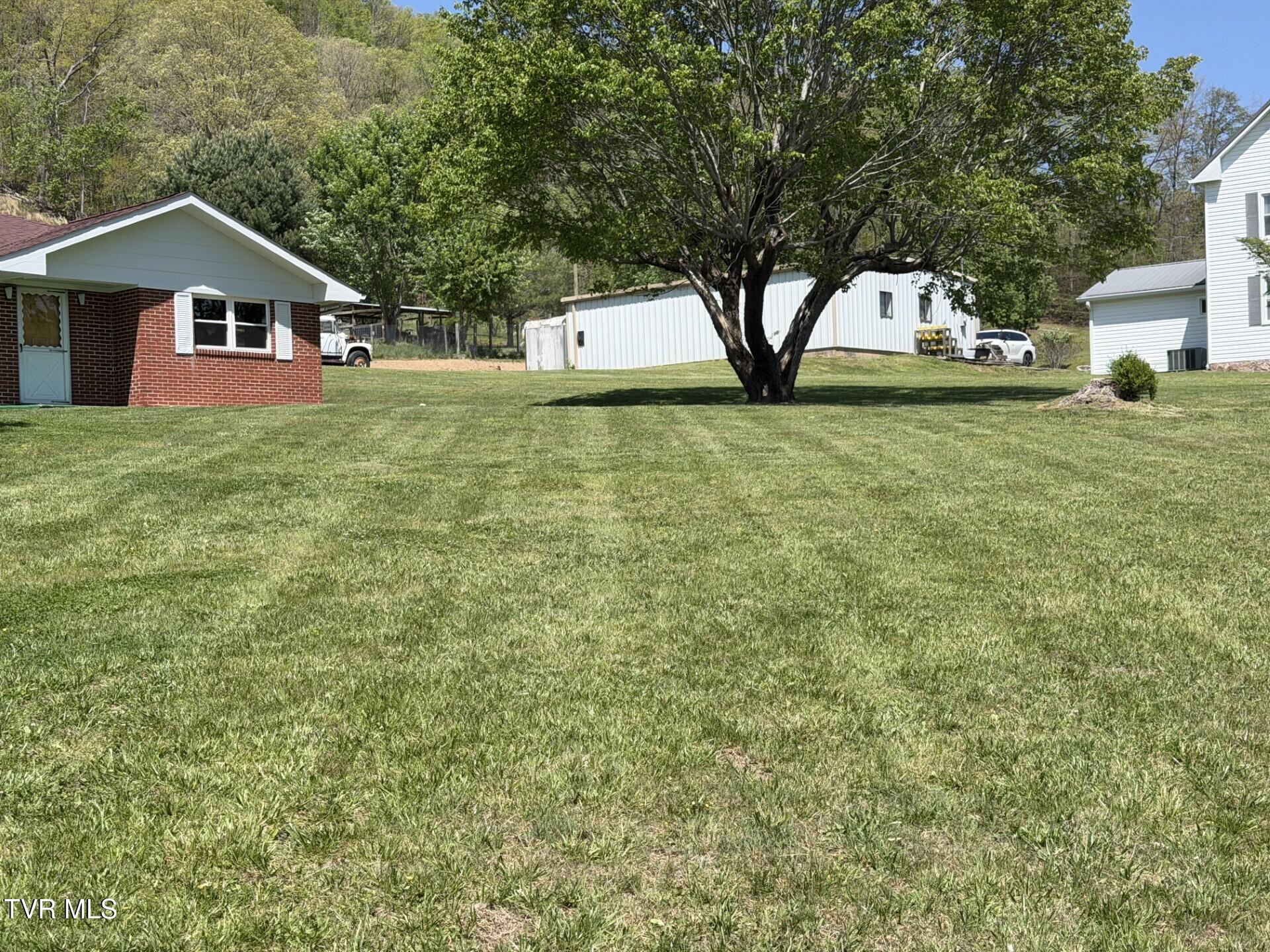 487 Right Poor Valley Road Pennington Gap, VA 24277 - Photo 6 of 31 Yard 3