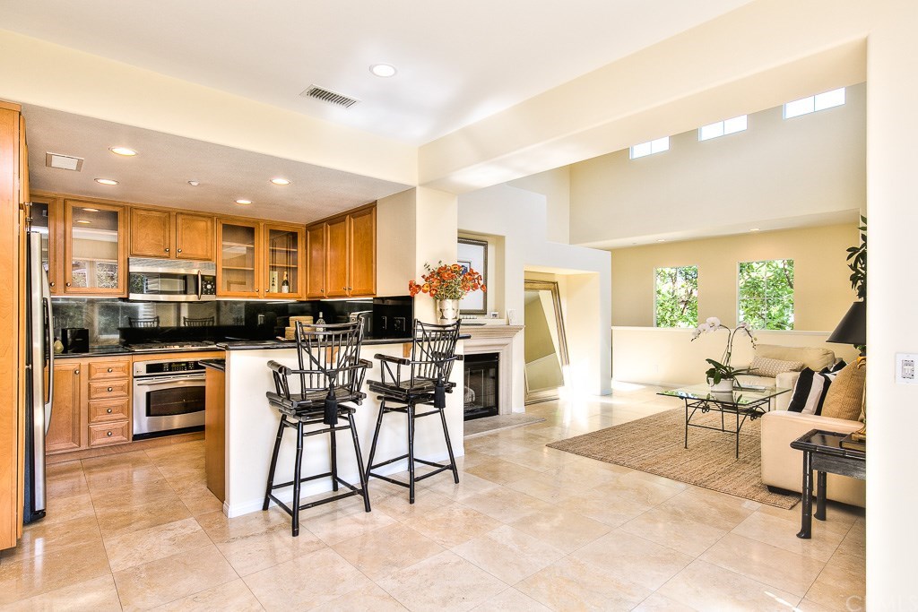 107 Roadrunner Irvine, CA 92603 - Photo 6 of 18