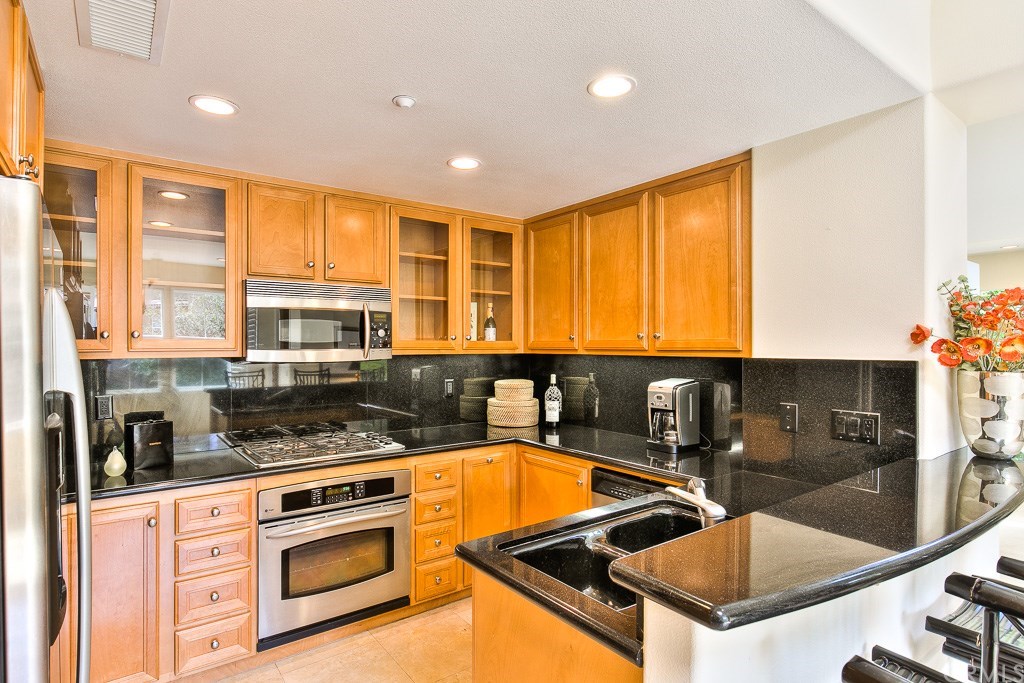 107 Roadrunner Irvine, CA 92603 - Photo 8 of 18