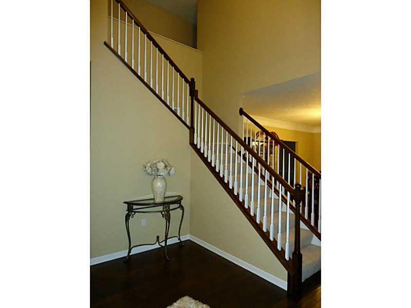 449 Beech Drive McKees Rocks, PA 15136 - Photo 2 of 24 Entry/Foyer.