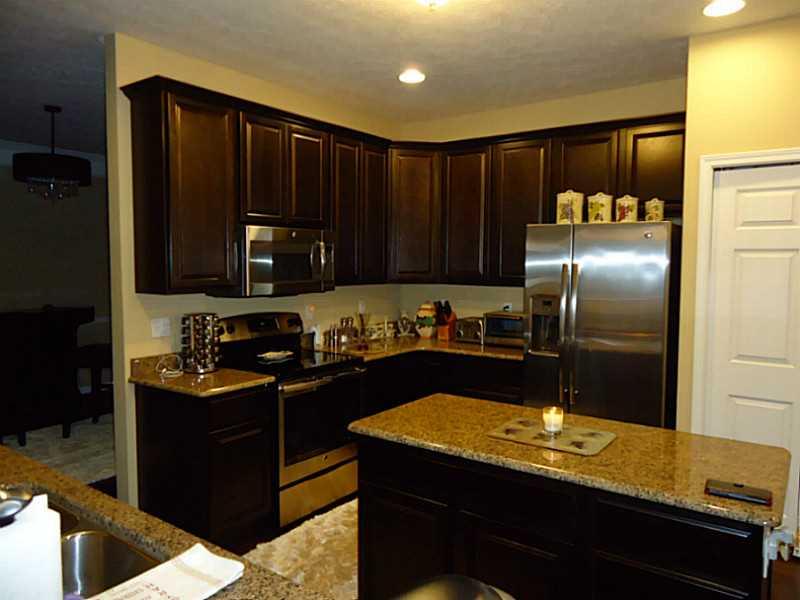449 Beech Drive McKees Rocks, PA 15136 - Photo 11 of 24 Kitchen.