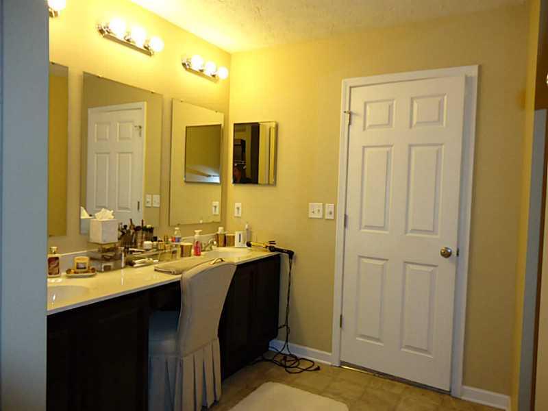 449 Beech Drive McKees Rocks, PA 15136 - Photo 15 of 24 Master Bath/Spa.