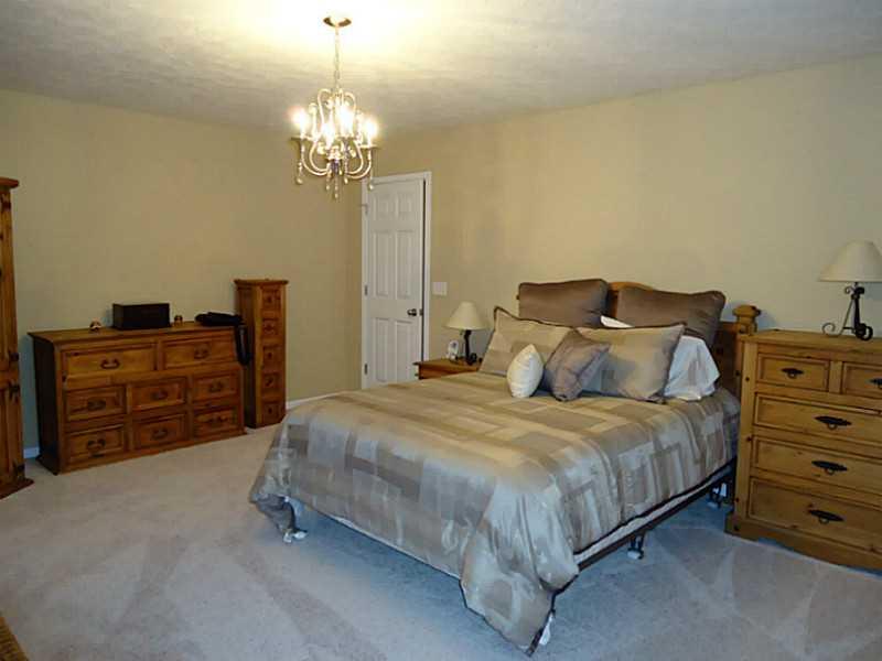449 Beech Drive McKees Rocks, PA 15136 - Photo 17 of 24 Bedroom.
