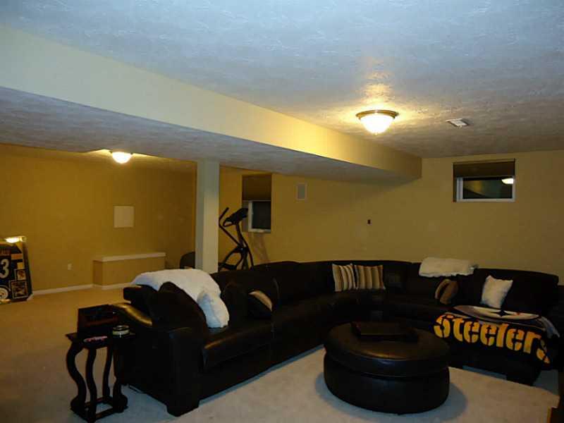 449 Beech Drive McKees Rocks, PA 15136 - Photo 22 of 24 Basement/Game Room.