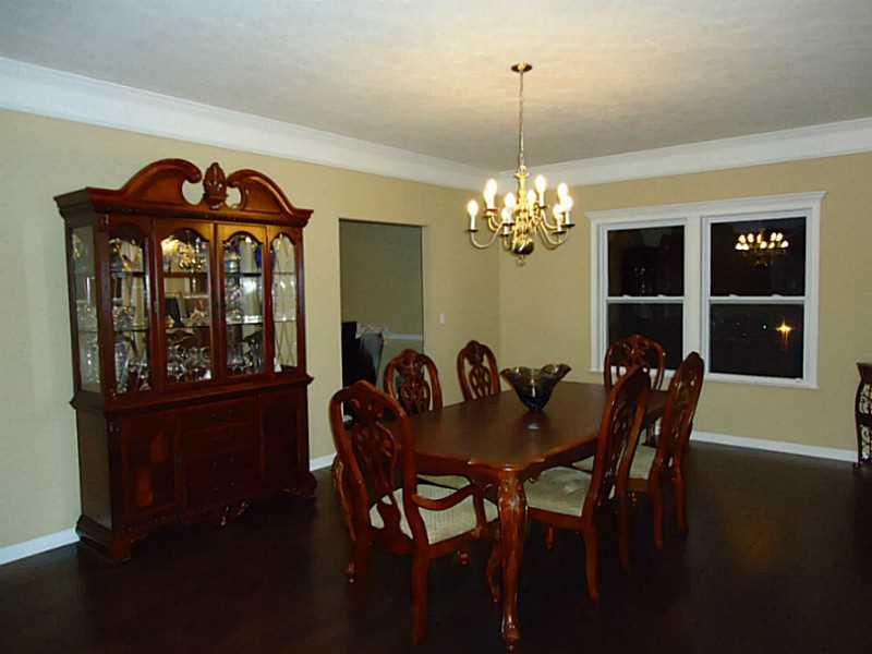 449 Beech Drive McKees Rocks, PA 15136 - Photo 4 of 24 Dining Room.