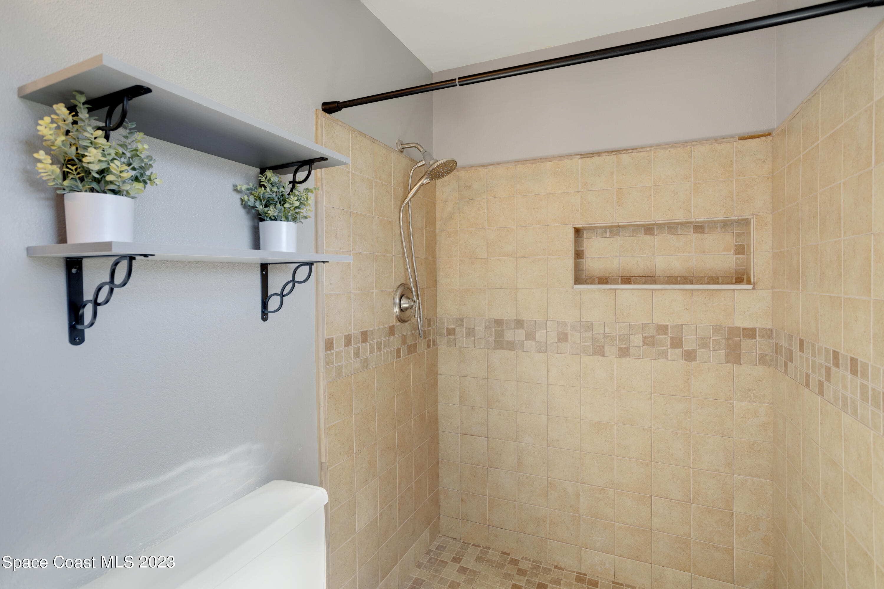 4240 Canela Road Cocoa, FL 32927 - Photo 23 of 30 Master bath