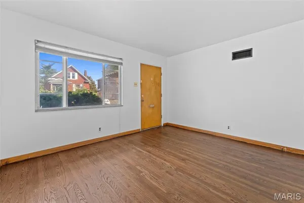 $1,200 | 6048 Southwest Avenue, St. Louis, MO 63139