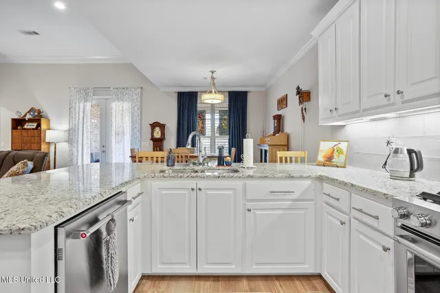 $302,000 | 707 Chambord Drive, Brandon, MS 39042