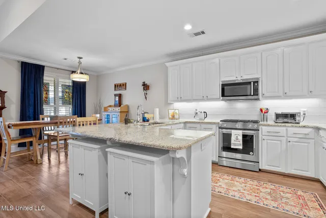 $302,000 | 707 Chambord Drive, Brandon, MS 39042