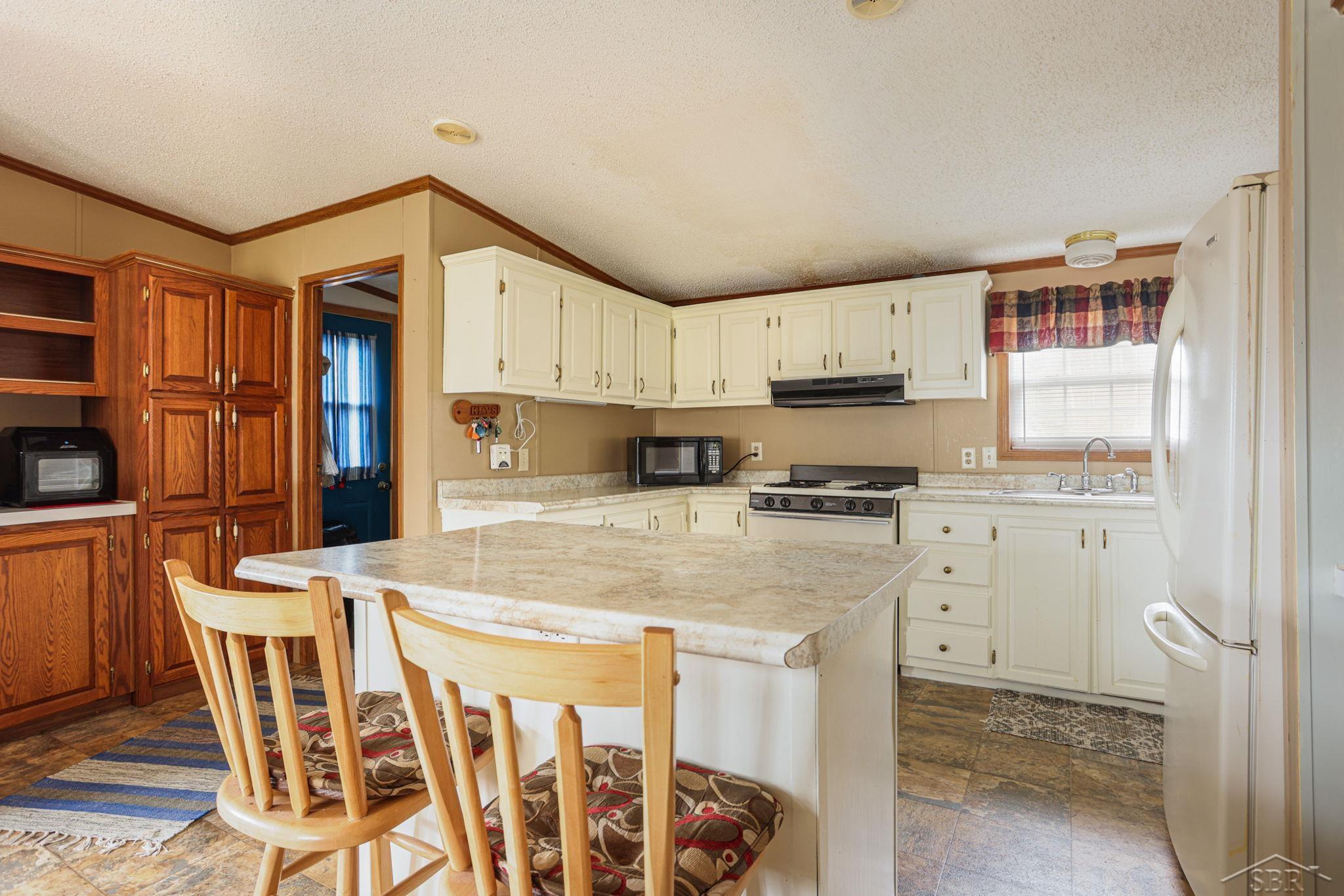 1634 East Mannsiding Road Harrison, MI 48625 - Photo 9 of 25