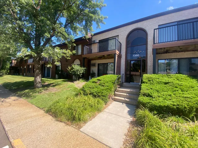 $1,400 | 7350 York Avenue South, Unit 209, Edina, MN 55435