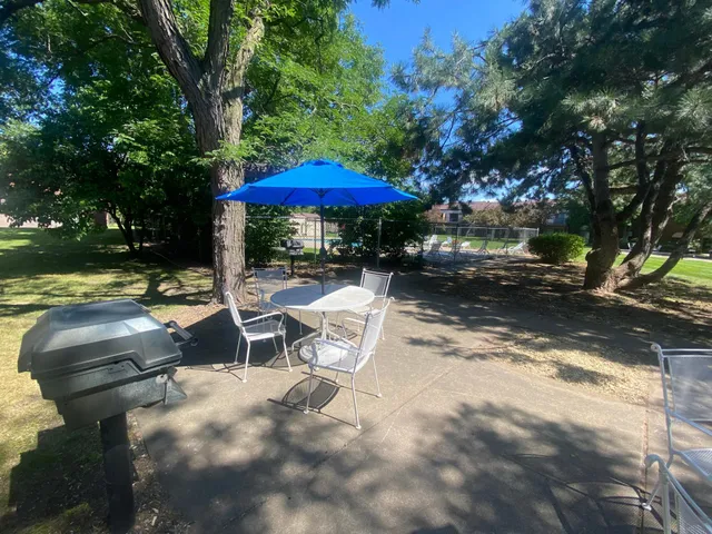 $1,400 | 7350 York Avenue South, Unit 209, Edina, MN 55435