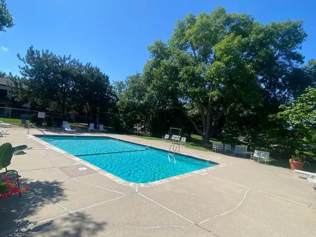 $1,400 | 7350 York Avenue South, Unit 209, Edina, MN 55435