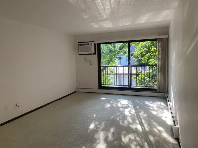 $1,400 | 7350 York Avenue South, Unit 209, Edina, MN 55435