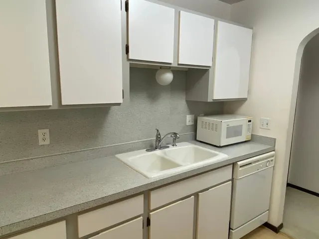 $1,400 | 7350 York Avenue South, Unit 209, Edina, MN 55435