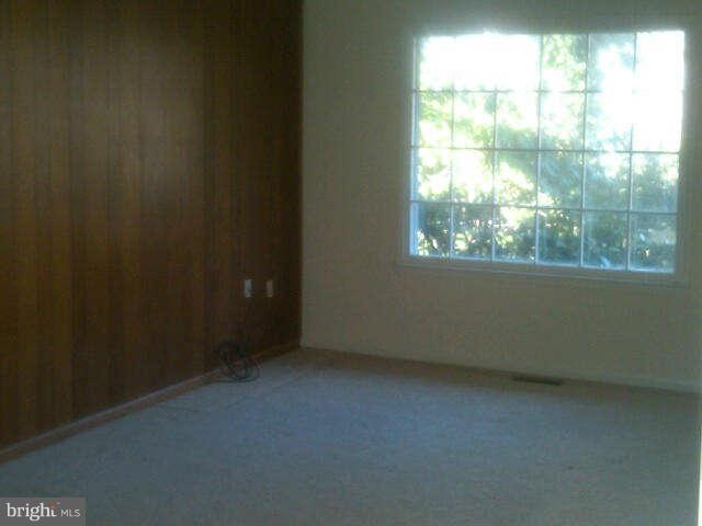 9525 Stevebrook Road Fairfax, VA 22032 - Photo 15 of 20 Family Room