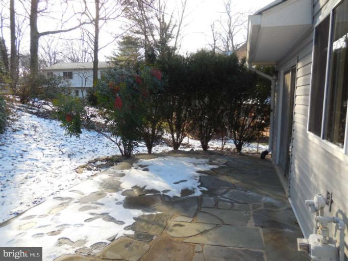 9525 Stevebrook Road Fairfax, VA 22032 - Photo 3 of 20 Exterior (Rear)