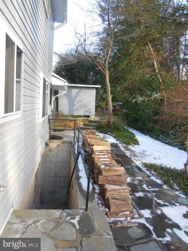 9525 Stevebrook Road Fairfax, VA 22032 - Photo 4 of 20 Exterior (Rear)
