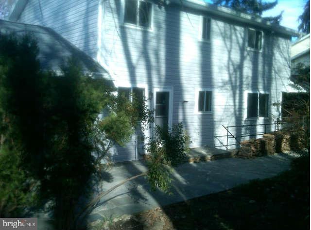 9525 Stevebrook Road Fairfax, VA 22032 - Photo 6 of 20 Exterior (Rear)