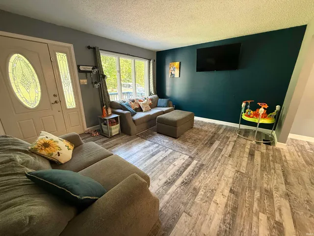 $259,900 | 407 Eastside Park Road, Washington, IN 47501