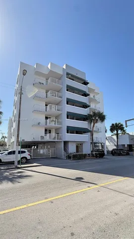 $2,450 | 4854 Northwest 7th Street, Unit 508, Miami, FL 33126