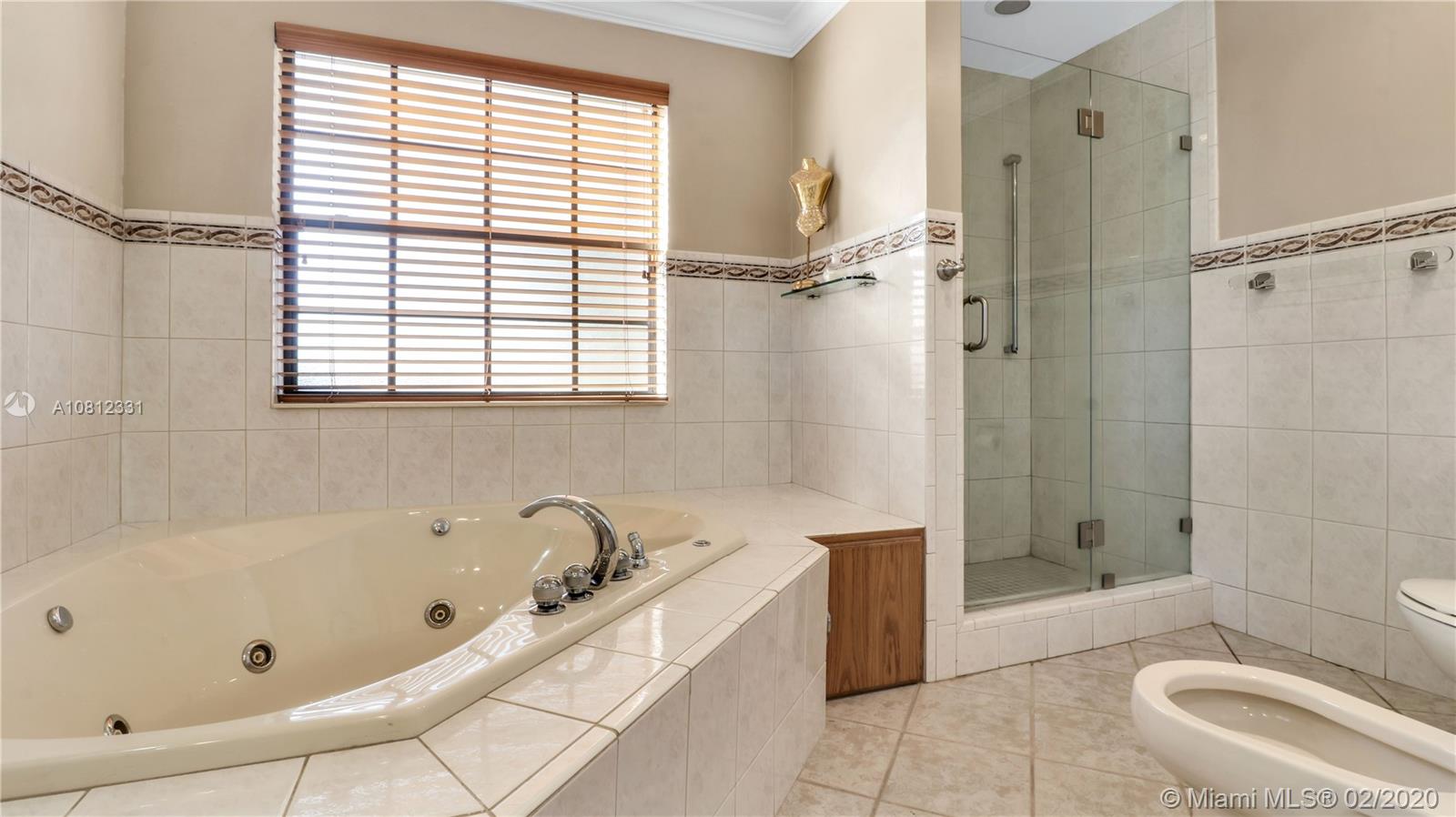 11339 Southwest 74th Terrace Miami, FL 33173 - Photo 28 of 31 MASTER BATH