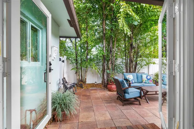 a view of outdoor space yard and porch