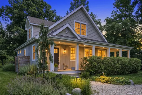$749,000 | 5553 Hidden Pond Lane, Sawyer, MI 49125