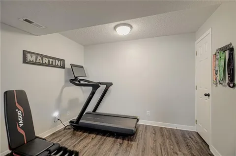 $325,000 | 1318 Northwest 74th Place, Kansas City, MO 64118