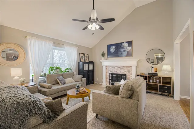 $325,000 | 1318 Northwest 74th Place, Kansas City, MO 64118