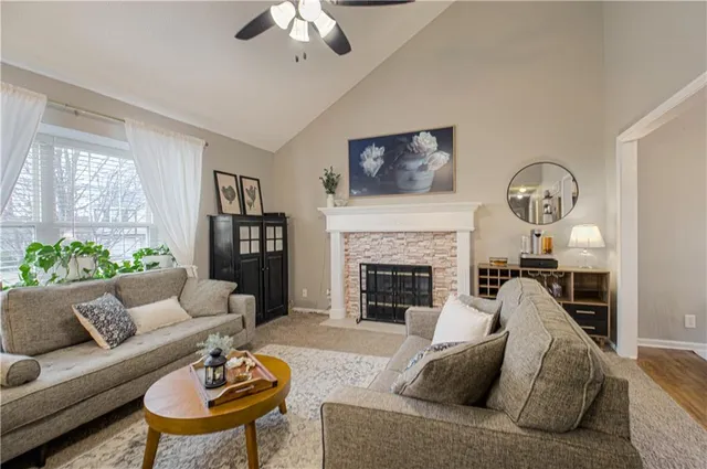 $325,000 | 1318 Northwest 74th Place, Kansas City, MO 64118