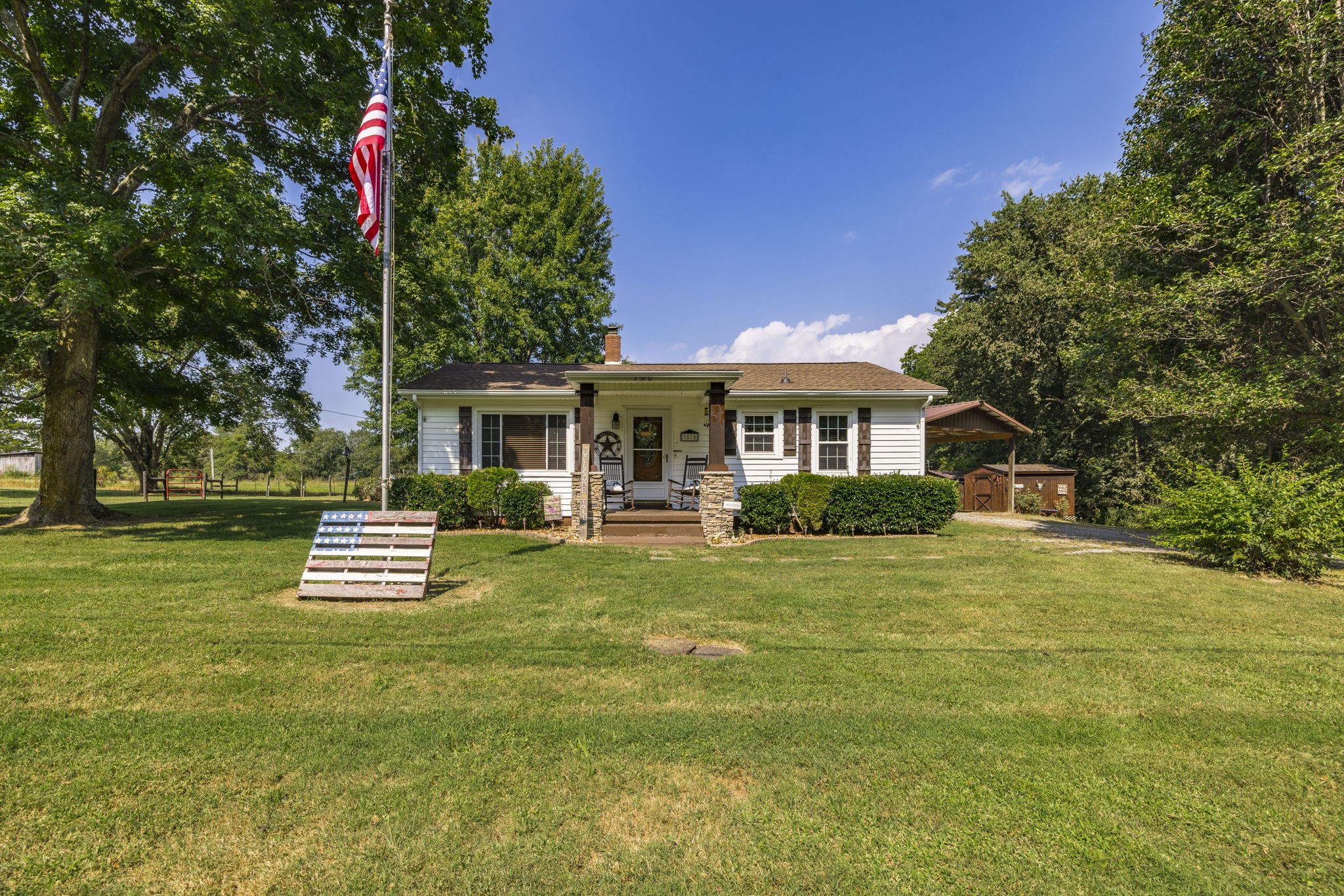 3570 Baggett Road Springfield, TN 37172 - Photo 3 of 47 a front view of a house with a garden