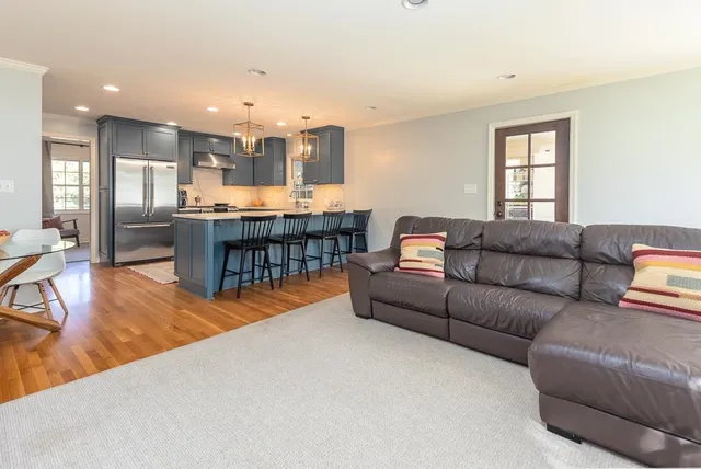 $315,000 | 4401 Charleswood Avenue, Memphis, TN 38117