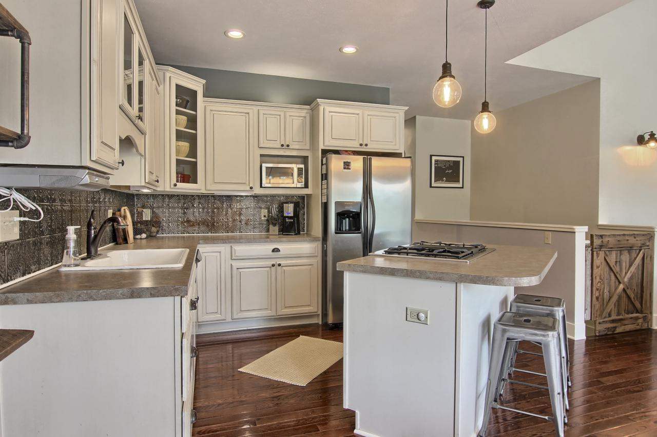 1859 Round Lake Road Interlochen, MI 49643 - Photo 10 of 30 1831795-9.JPG