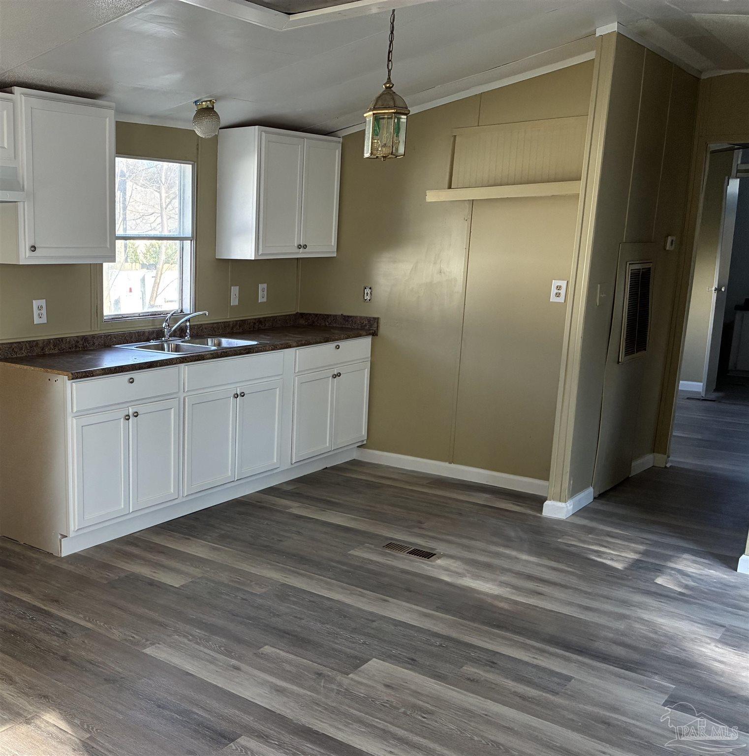 5675 Saufley Field Road, Unit 10 Pensacola, FL 32526 - Photo 6 of 9